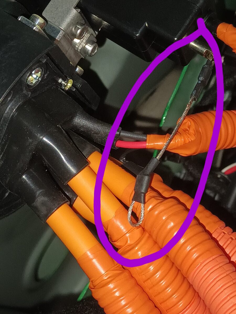 Emergency release cable, close-up