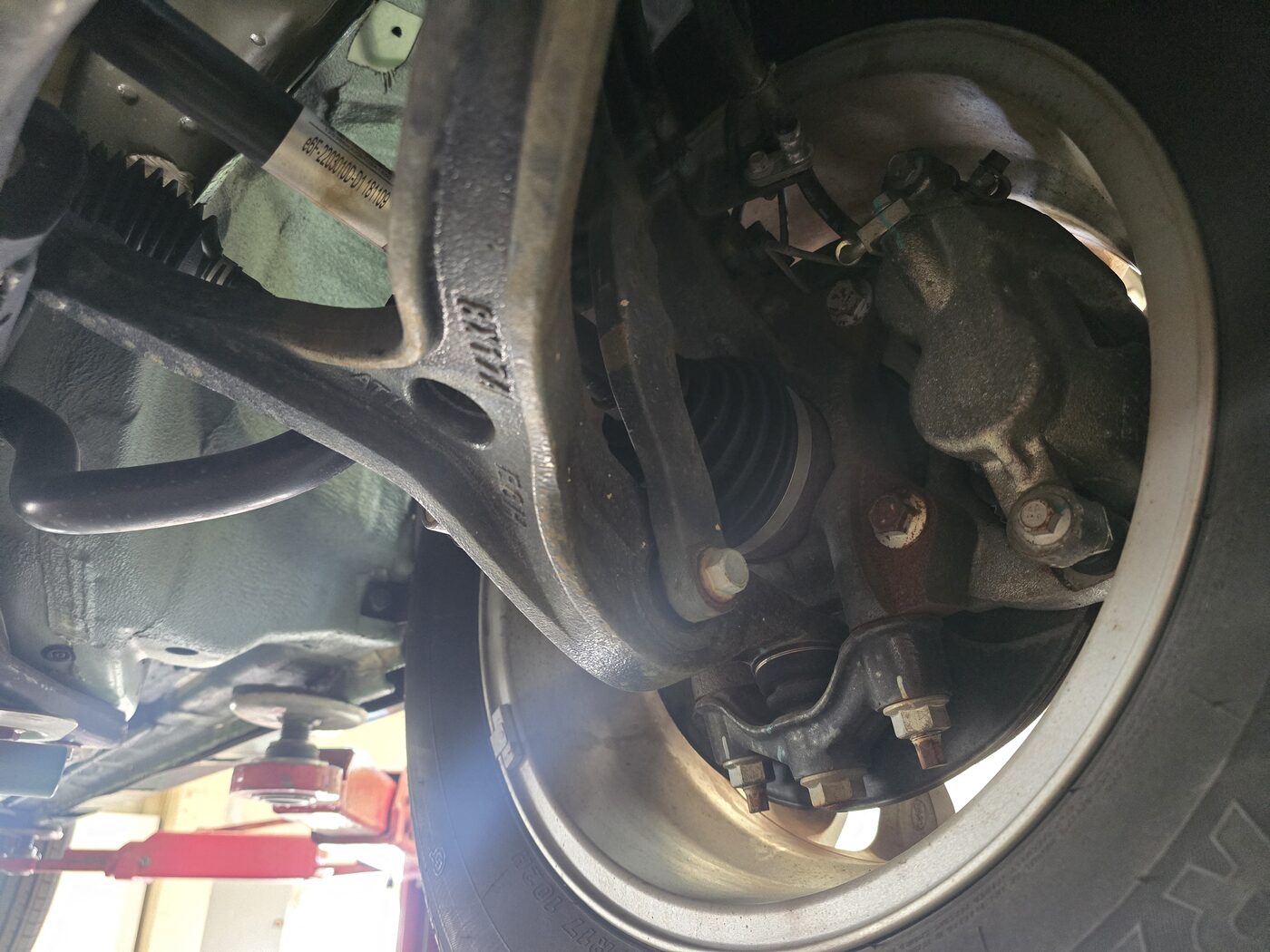 BYD e6 front control arms and brakes